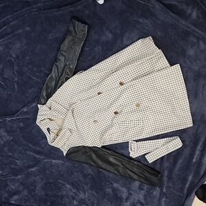 Alice blue medium